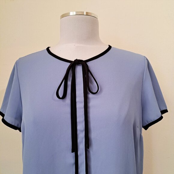 Timing Women Top Short Sleeve Trim Contrast Blue/Black Size M Great Condition - Picture 3 of 7
